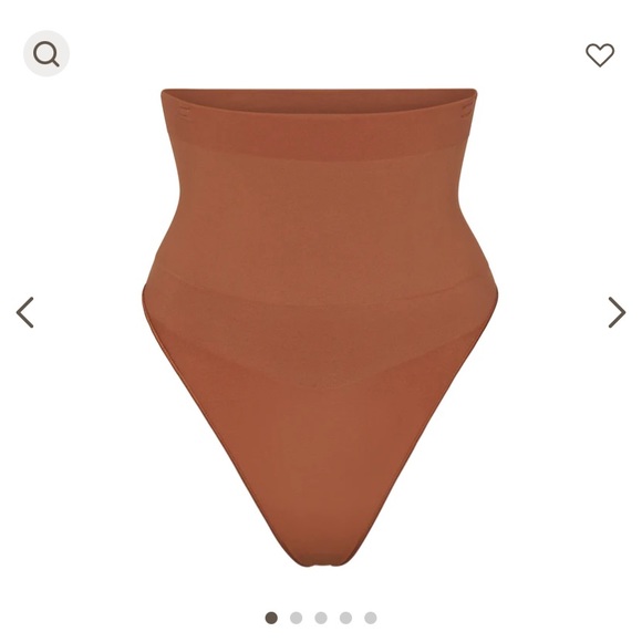 SKIMS Thong - Picture 2 of 4